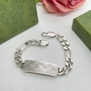 18k White gold plated GG curb link bracelet with engraving plate in die centre