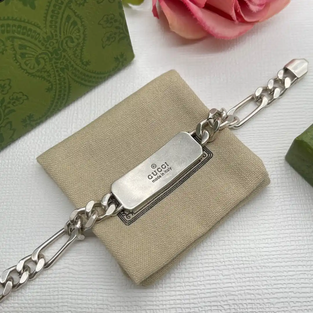 18k White gold plated GG curb link bracelet with engraving plate in die centre - Image 3
