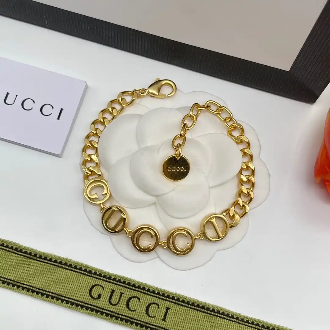 18k Yellow plated plated GG bracelet with 5 round loops - Image 2