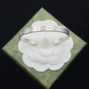 18k White gold plated GG slip on bangle with gg logos