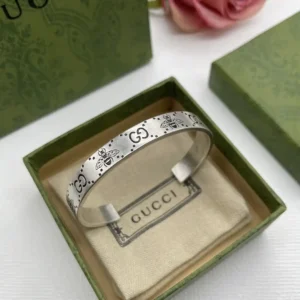 18k White gold plated GG bangle with engraving