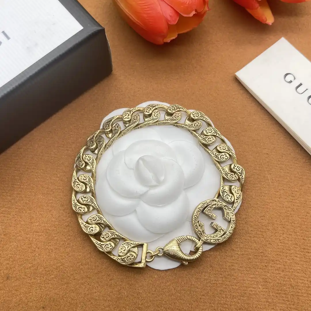 18K Yellow gold plated GG curb link bracelet with engraving
