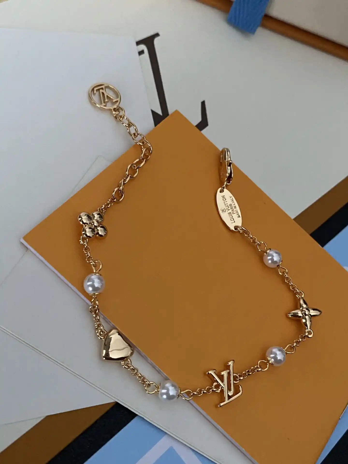 18k Rose gold plated LV bracelet with pearls and charms - Image 2