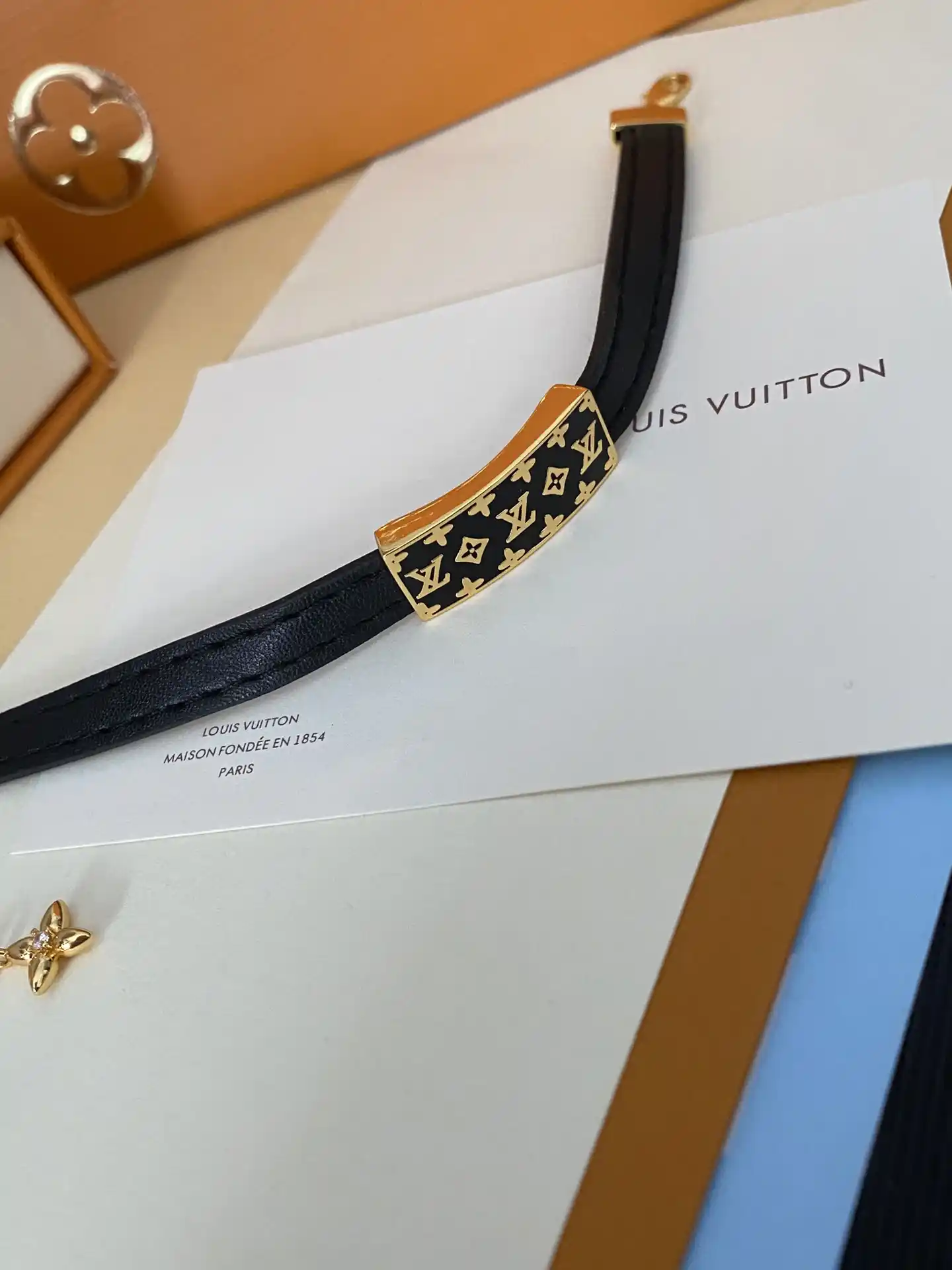 18k Yellow gold plated LV black strap with lv disk ande loop links - Image 2