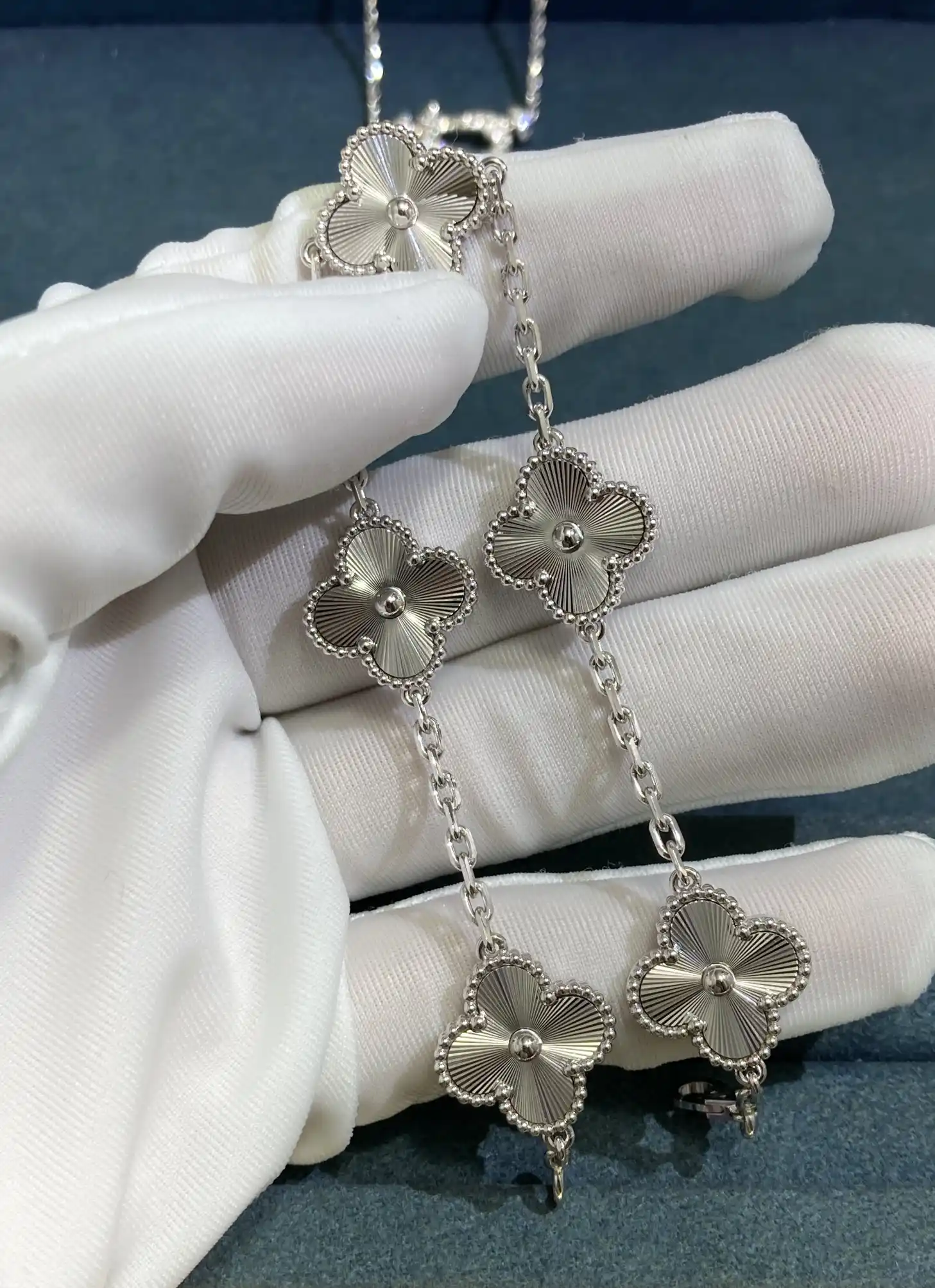 18k White gold plated CVA plain clover bracelet