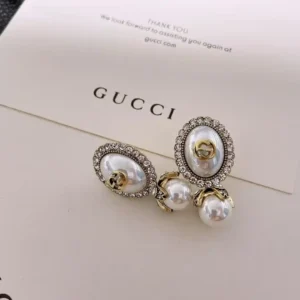18k White gold plated drop earrings GG with halo stones and logo on pearl
