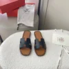 HM Black sandals with stitches