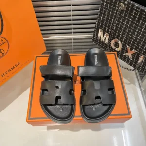 HM Black slip on sandals