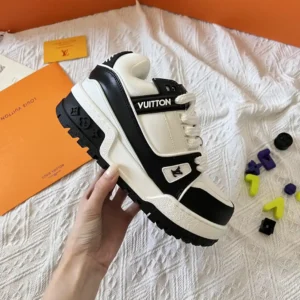 Alternative view of LV High sole glack and white sneakers