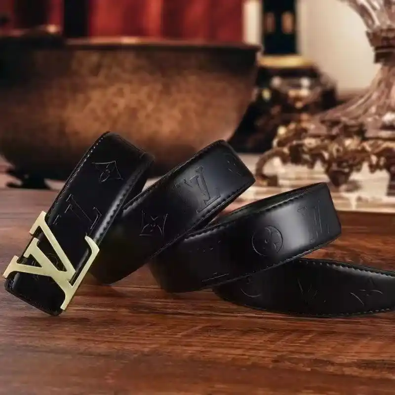 LV Belt in black with logo engraved and yellow or white gold or black buckle - Image 4