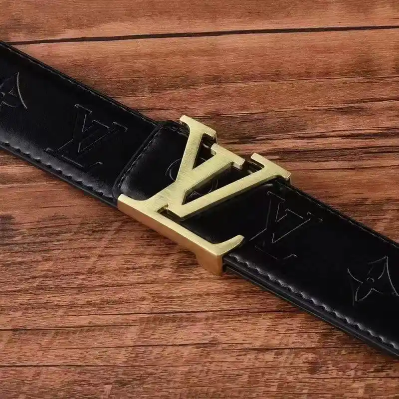 LV Belt in black with logo engraved and yellow or white gold or black buckle - Image 6